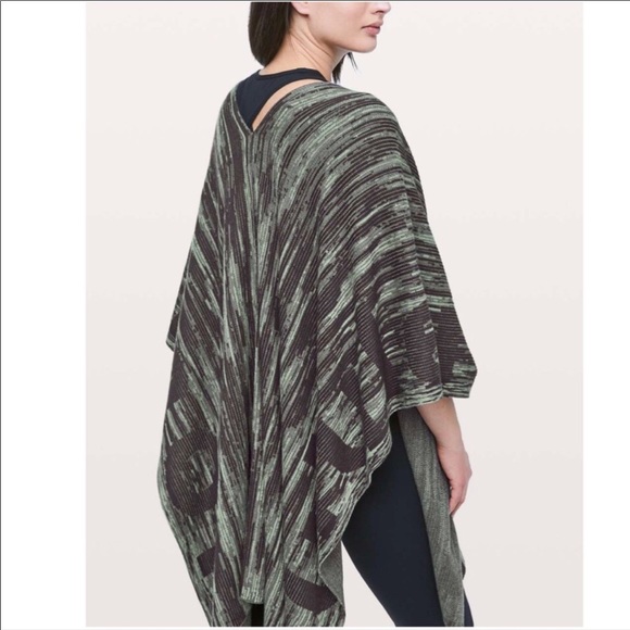 New Lululemon The Rest is Written Wrap - Picture 6 of 7